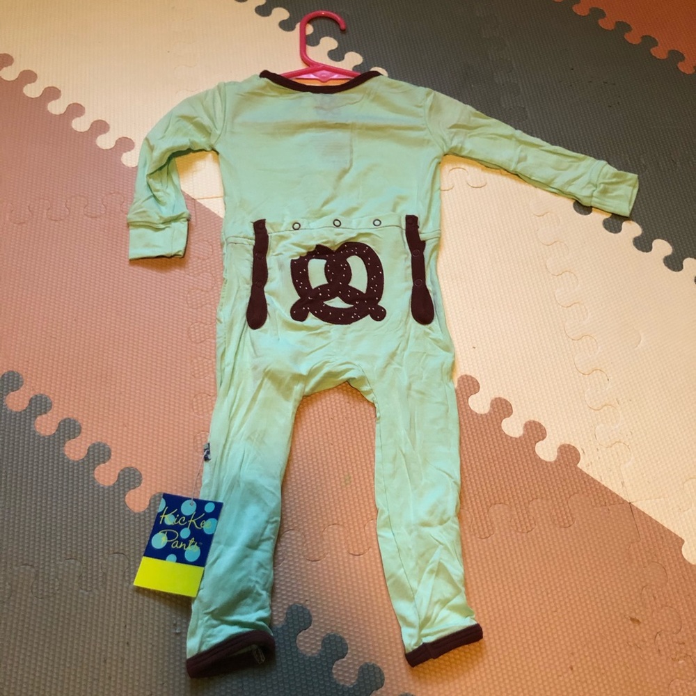 Kickee pants giant pretzel 🥨